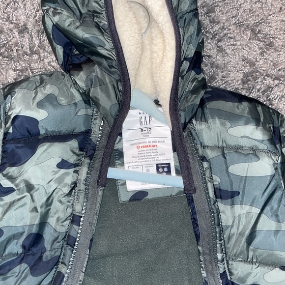 Gap Baby 100% Recycled Polyester Puffer One-Piece - Picture 3 of 4